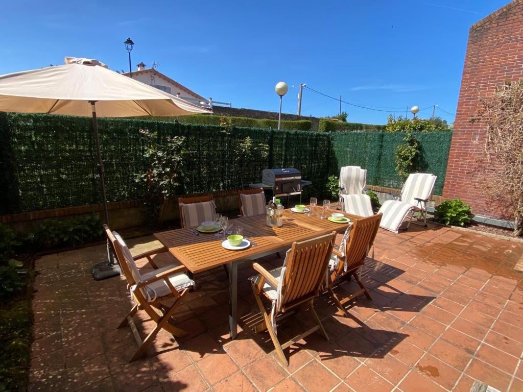 Apartamento En Complejo Residencial Rovacias 코밀라스 외부 사진