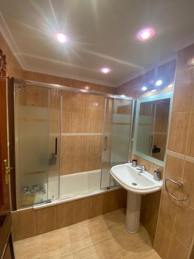 Apartamento En Complejo Residencial Rovacias 코밀라스 외부 사진